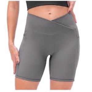 Wild Fable - Women's Yoga and Fitness Shorts Crossover waist /Shorts for Running